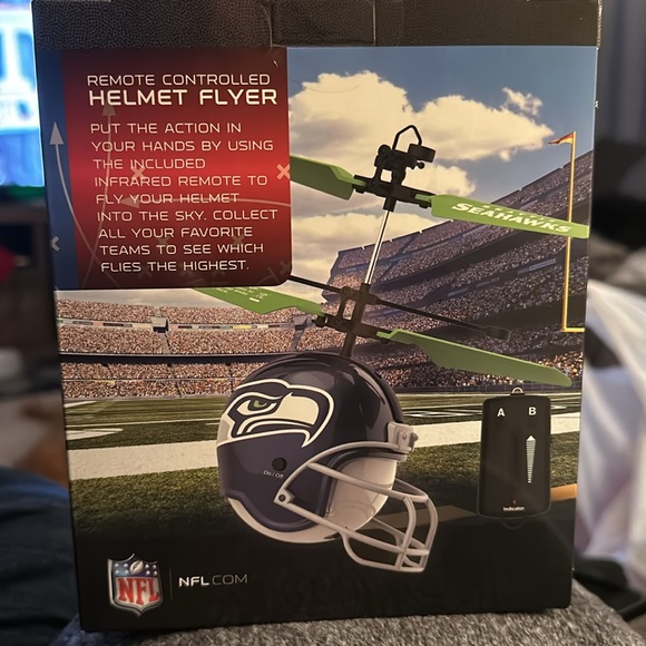 Brand New Seattle Seahawks NFL Remote Controlled Helmet Flyer - Picture 2 of 2